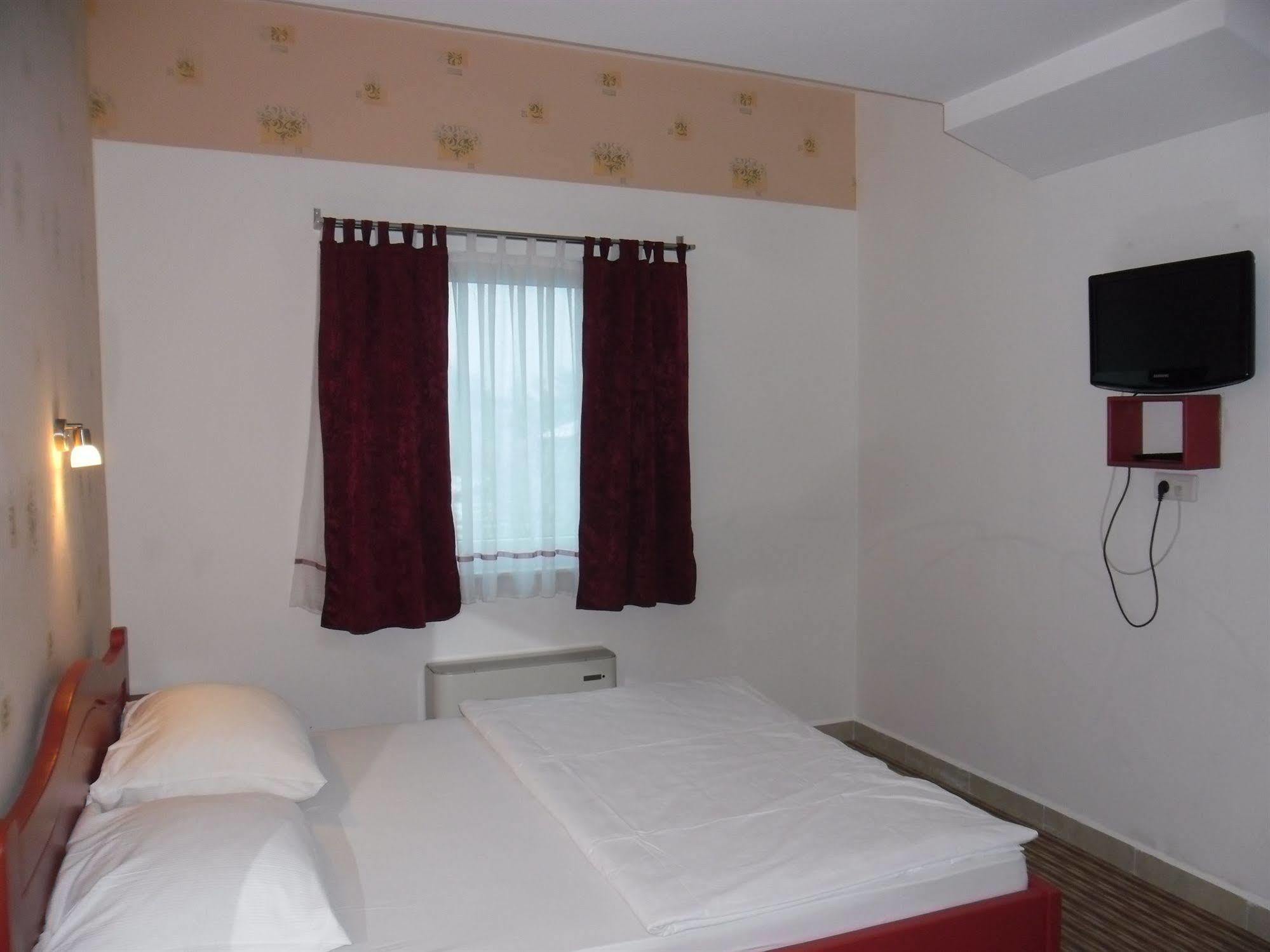 Hotel Bm International Σαράγεβο Εξωτερικό φωτογραφία